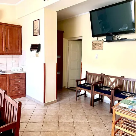 Postafiók Apartman *